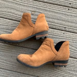 Sorel Lola Cutout Booties in Camel